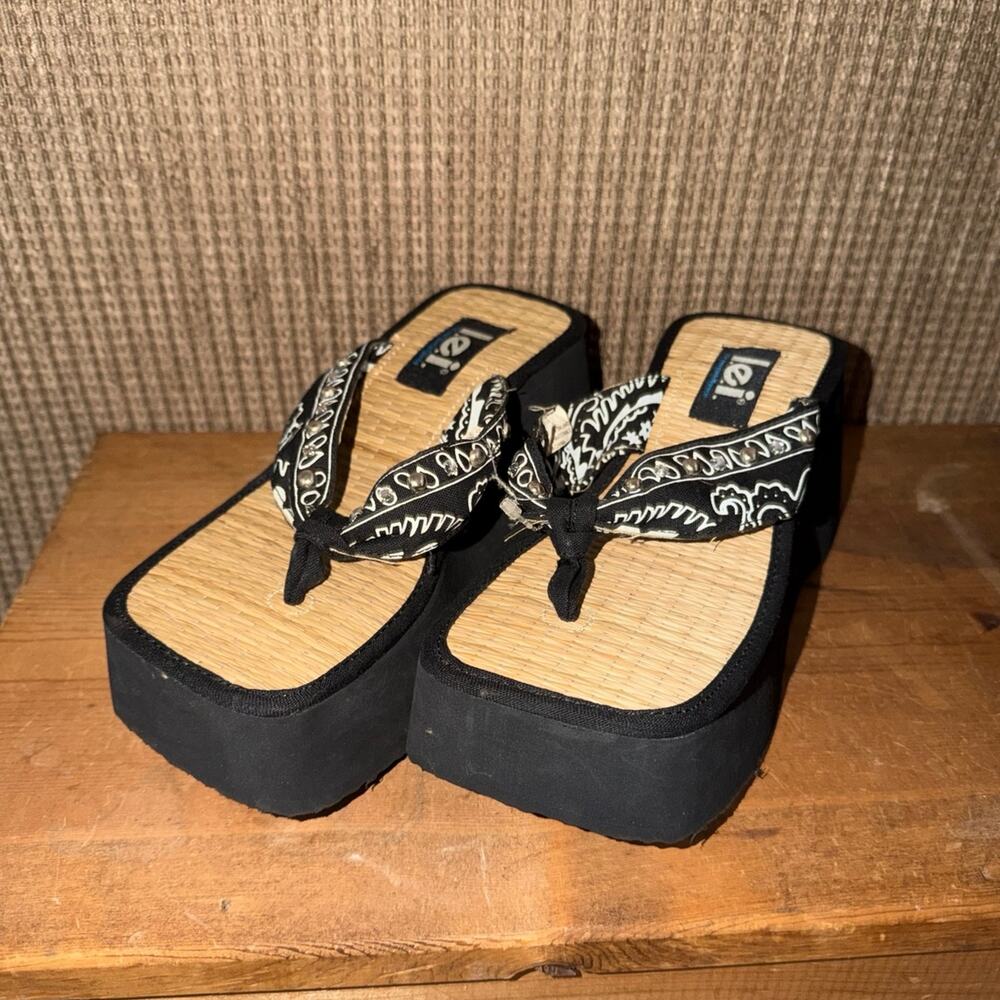 Vintage Y2K Platform Flip Flops with Bandana Print Straps